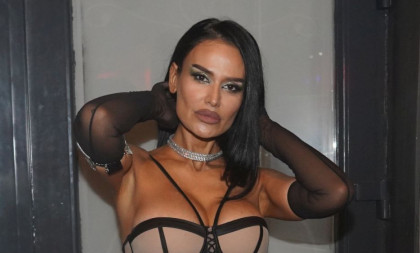 "Juče su mi preminule majka i sestra..." Indi šokirala objavom: Evo šta se dešava! (FOTO)