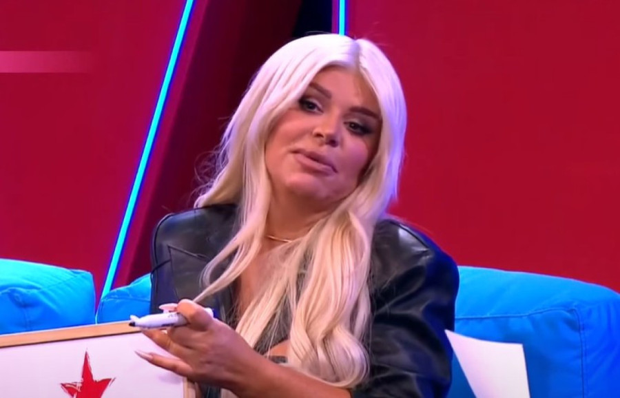 Daru Bubamaru sin (16) upoznao sa starijim drugom, pevačica se postidela: Bolje da nije