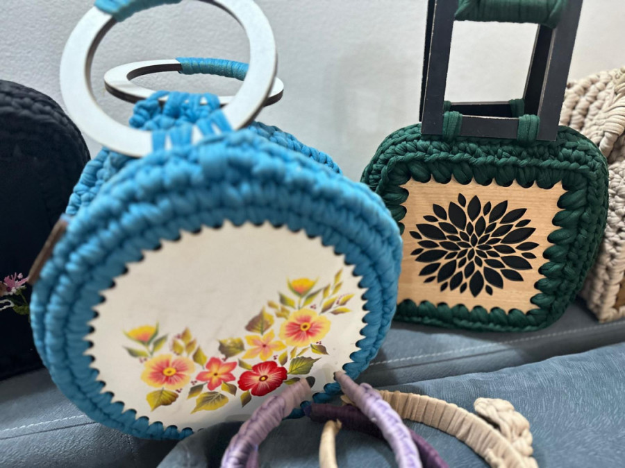 Od zanata napravila lep posao: Ova Čačanka hekla na drvetu, a sve je naučila od svekrve! (FOTO)