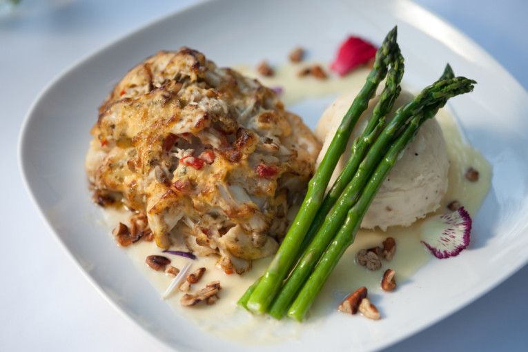 Prilog sa jako malo kalorija koji osvaja: Kako pravilno spremiti špargle tako da budu sočne, hrskave i punog ukusa?