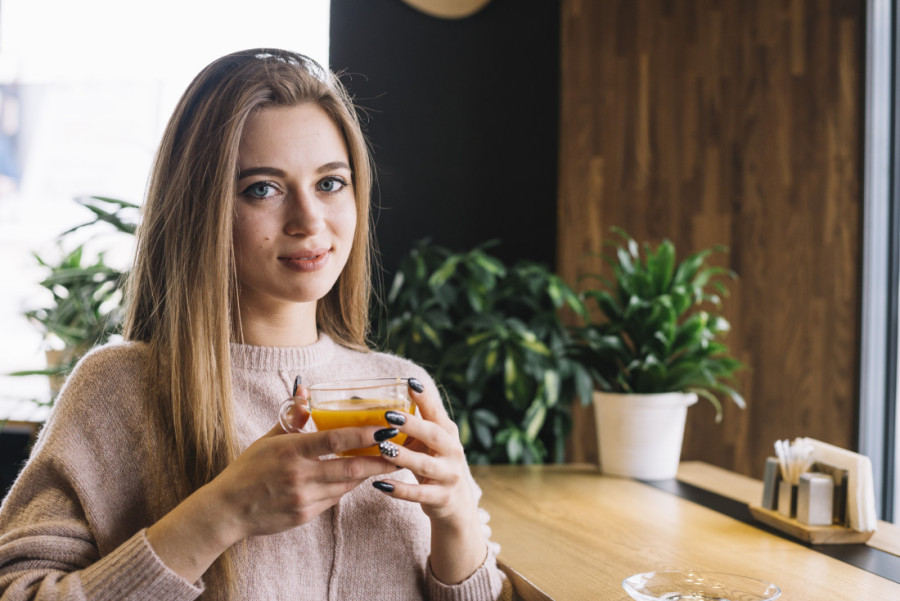 Stavljate čaj u proključalu vodu? Profesionalni kuvar otkriva koji je pravi način pripreme za najbolju aromu i dejstvo