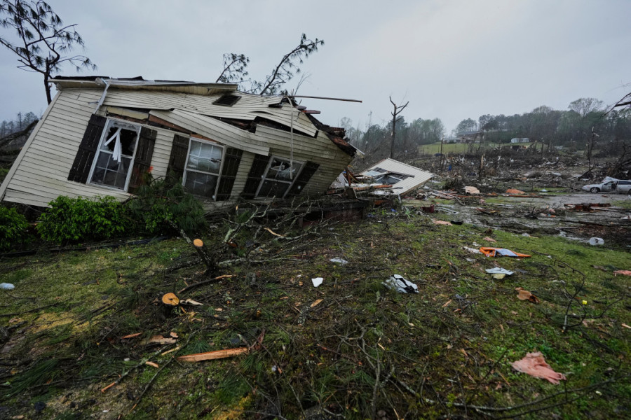 Razaranje širom SAD: Tornada i poplave odnose živote, milioni pod uzbunom (FOTO)