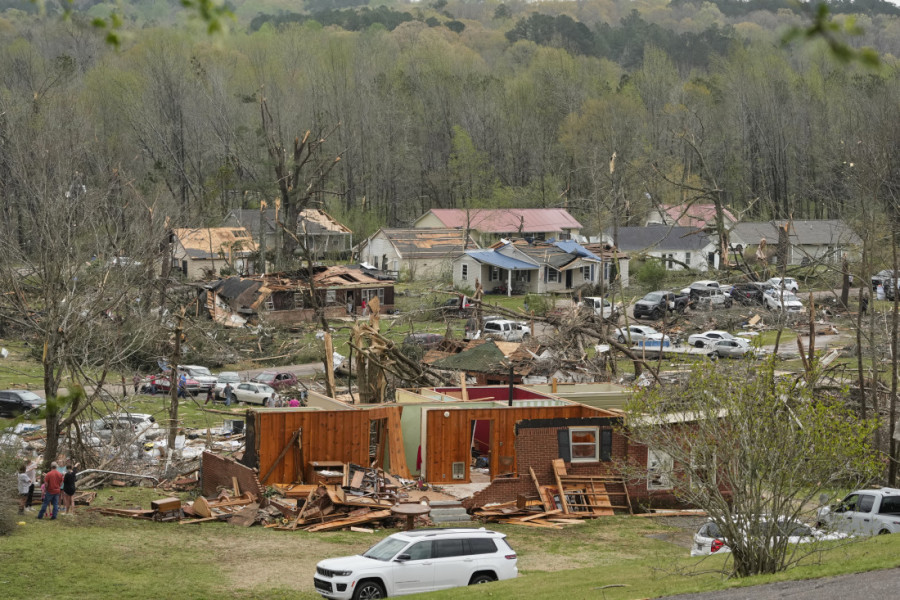 Razaranje širom SAD: Tornada i poplave odnose živote, milioni pod uzbunom (FOTO)