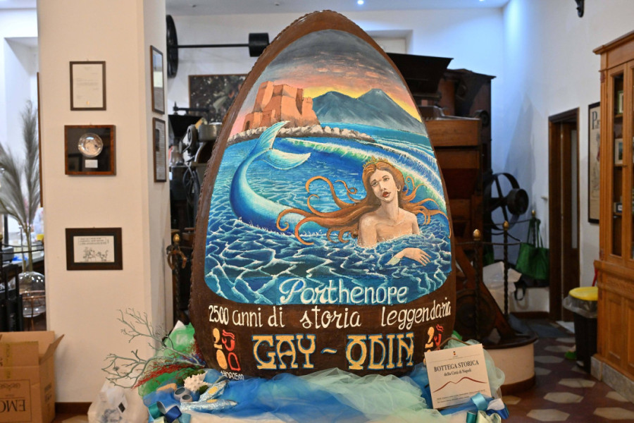 Džinovsko uskršnje jaje od čokolade, teško 350 kg, napravljeno je u čast Napulju: Krije i iznenađenje (FOTO)