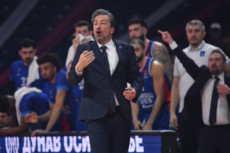 Zvezda pala u trileru, ali ide u plej-in! Efes slavio tek posle produžetka, Kodi promašio šut za pobedu (FOTO/VIDEO)