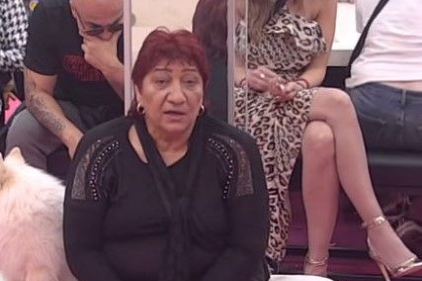 "Šta joj je sa kukovima?" Maja Marinković iznenadila izdanjem, svi su primetili jedno! (FOTO)