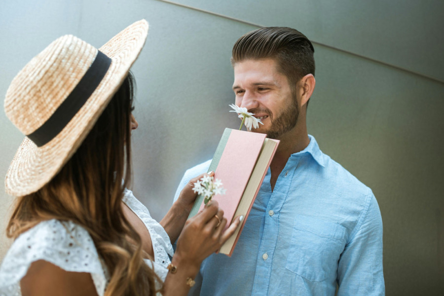 Četiri suptilne osobine koje običnog momka pretvaraju u šmekera koji obara devojke sa nogu