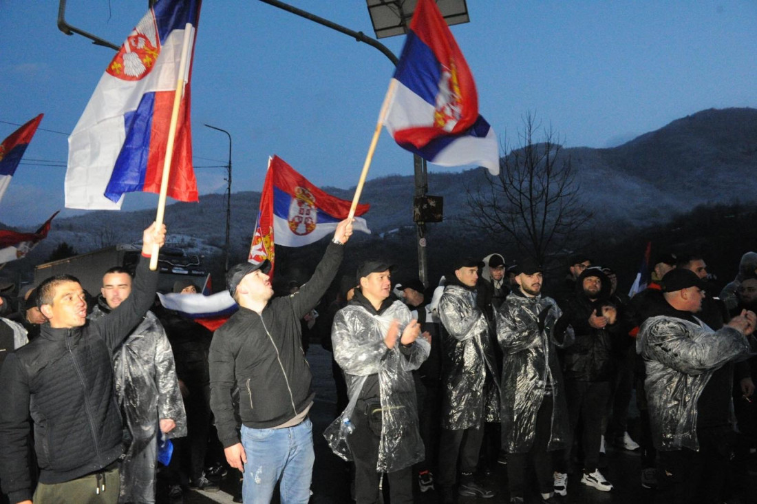 Srbi iz AP KiM stigli do Ušća: Nema predaje, idemo da podržimo našu državu Srbiju - u Kraljevu se očekuju popodne(FOTO/VIDEO)