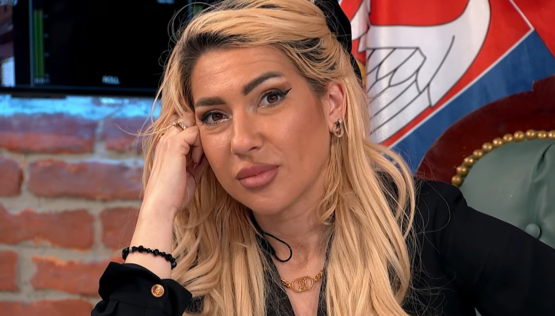 Jovana Jeremić ugostila brata! Objavila snimak, a evo šta je pomno pratio (FOTO)