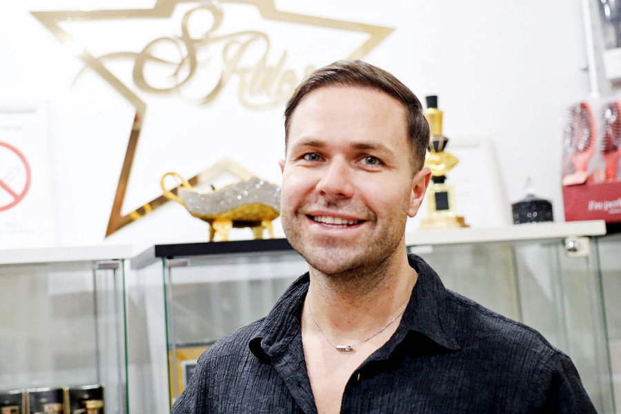 Cecin frizer najviše para zaradio je od ove pevačice: Nije reč o srpskoj majci!