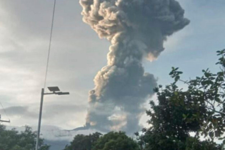 Alarm na Filipinima: Kanlaon izbacuje pepeo 4.000 metara uvis (VIDEO/FOTO)