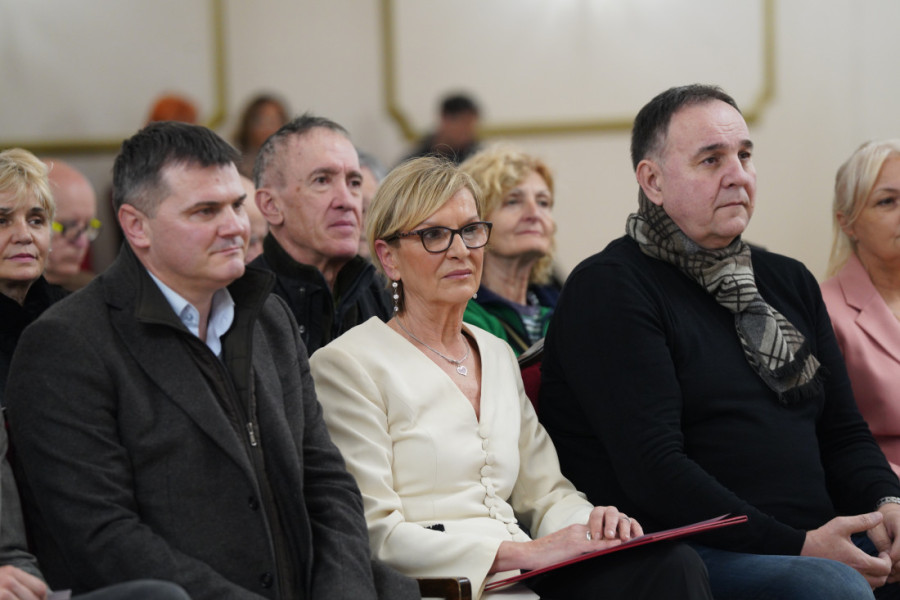 Otvorena izložba "Zlatni presek" Mome Kapora: Veličanstvena dela umetnika koji je slavio život (FOTO)