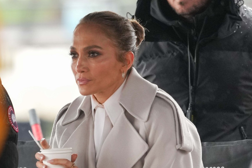 Prava domaćica! Žena Ognjena Amidžića pokazala kako se snalazi u kuhinji! (FOTO)