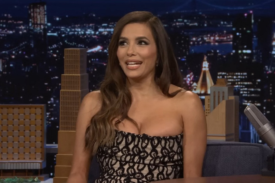 Glumica iz "Očajnih domaćica" napunila 50, pa se skinula: Pokazala nauljeno i preplanulo telo, uživa u životu (FOTO)