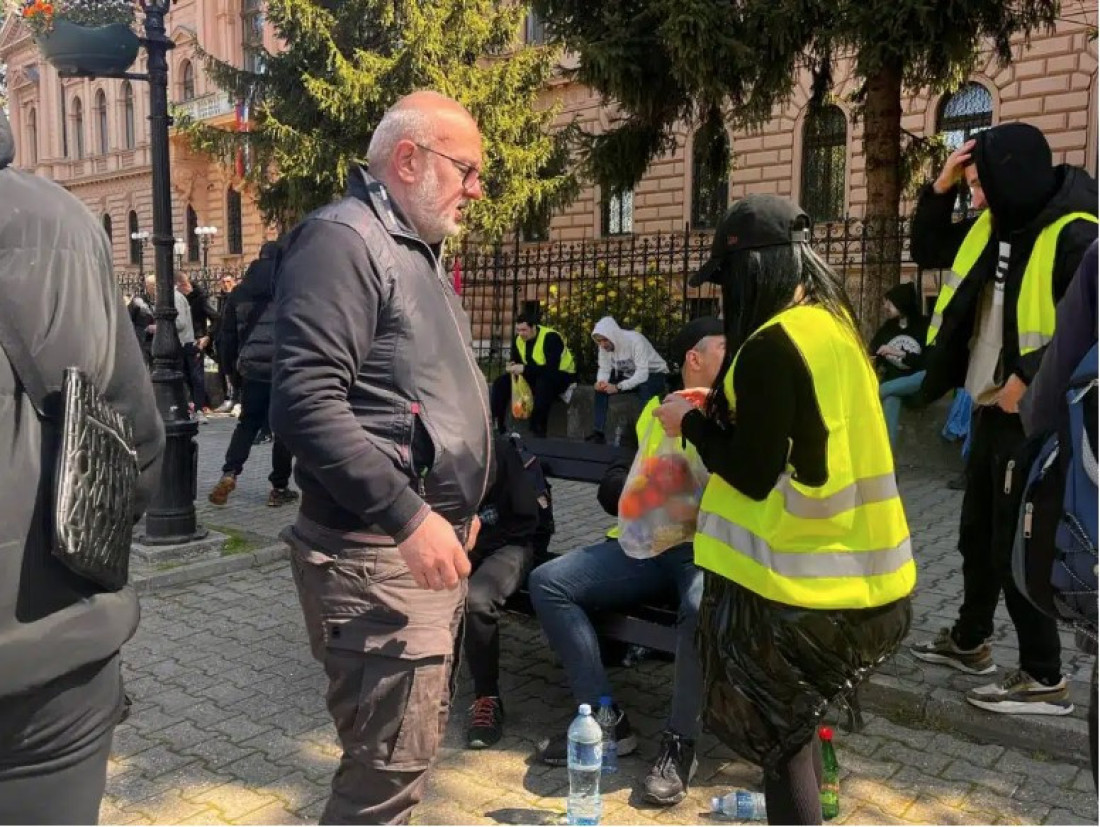 Oslonac svakog društva je crkva, uči nas osnovama poštovanja i zajedništva: Studenti uz blagoslov nastavljaju put ka Beogradu