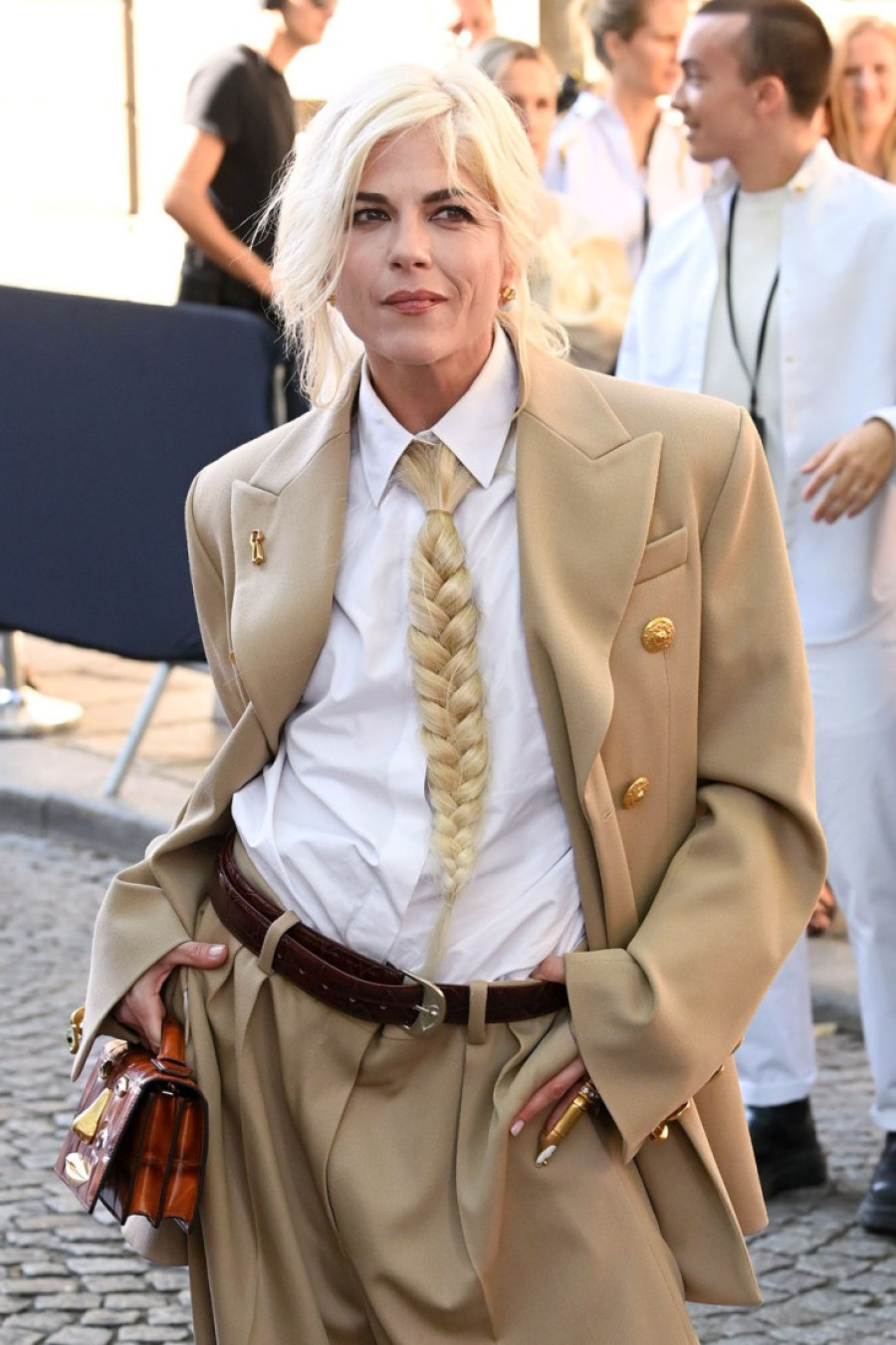 Aksesoar koji je podelio modni svet: Kravate od pletene kose su trend koji istovremeno zgražava i oduševljava