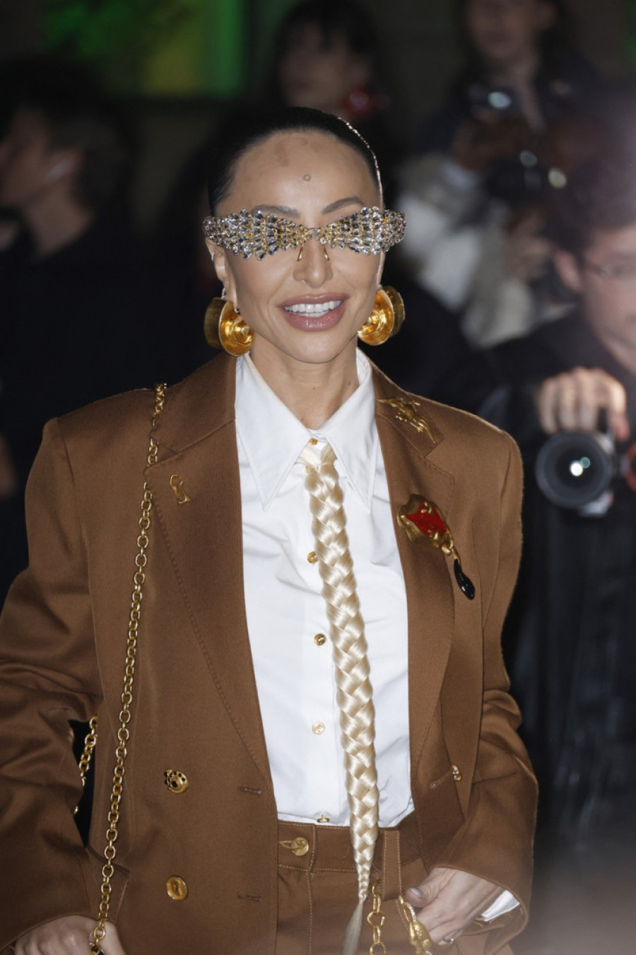 Aksesoar koji je podelio modni svet: Kravate od pletene kose su trend koji istovremeno zgražava i oduševljava