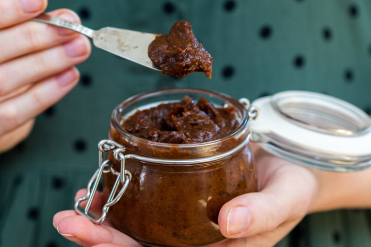 Snimak koji je pokrenuo lavinu emocija: Svi se vraćaju u detinjstvo zbog ovih kadrova (VIDEO)