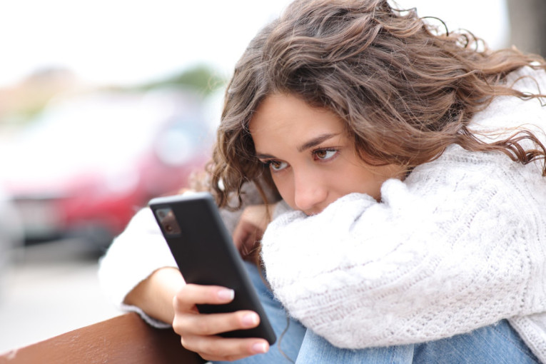 Gledate TikTok i odjednom se prepoznajete u svakoj drugoj dijagnozi? Ova zamka je posebno opasna za mlade