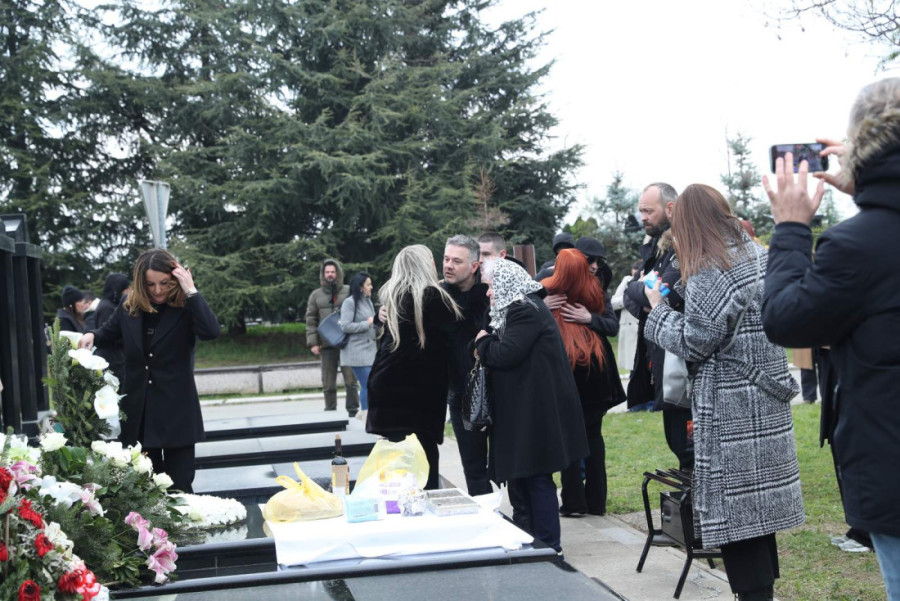 "Svaki dan je bez tebe tiši!" Porodica Saše Popovića objavila potresnu čitulju