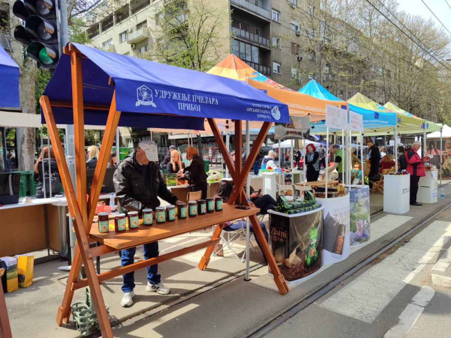 Srbija na dlanu! Požurite, ovde su svi, na štandovima za svakog ponešto! (FOTO/VIDEO)