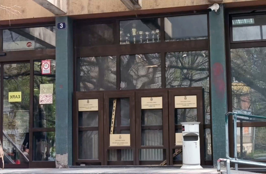 Pljačka u centru Novog Sada: Razbojnik uhapšen, istu poštu opustošio dva puta za nedelju dana!