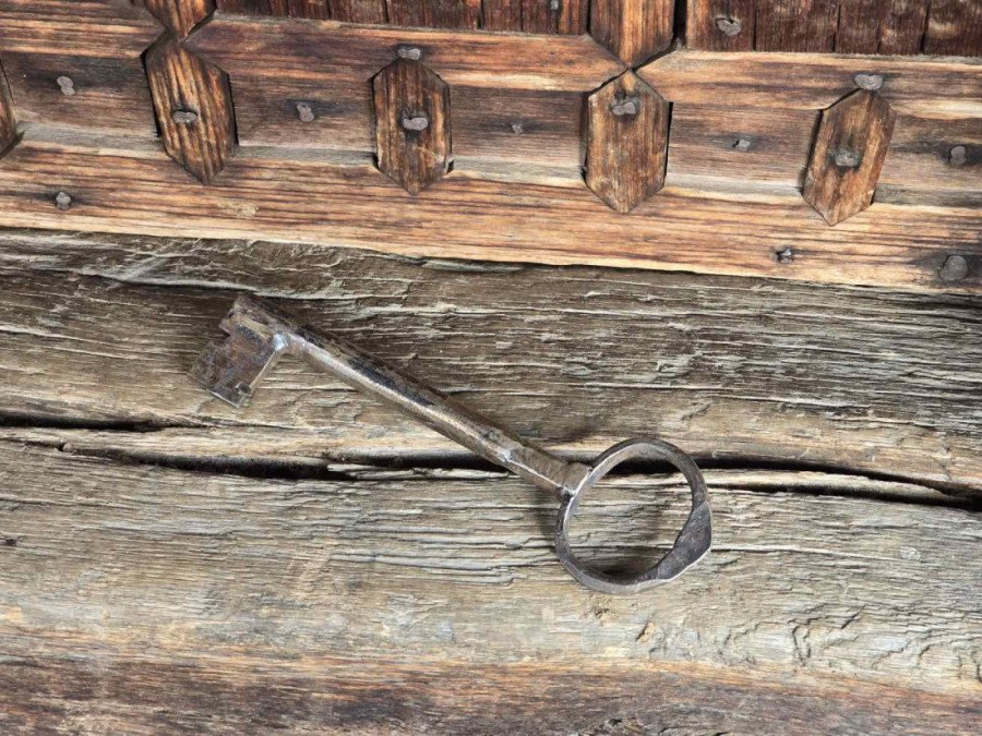 Crkva, hrast i jedan kamen kao podsetnici na hrabrost srpskog naroda: Obišli smo Takovo, mesto gde je doneta sudbonosna odluka (FOTO)