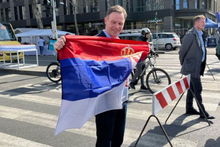 U Beogradu sabor ljudi koji žele da se život u Srbiji vrati u normalu! (VIDEO)