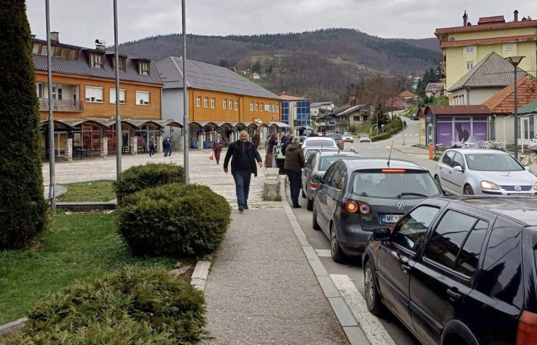 Mojkovac kao simbol: Podrška Srbiji od Ujedinjene Crne Gore, krenuli od spomenika serdaru Janku Vukotiću (FOTO)