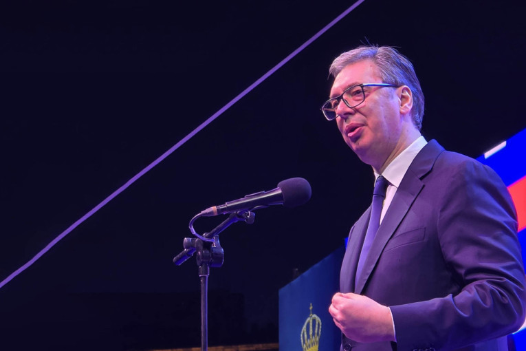 "Posle 13 godina vlasti ljudi znaju da cene rezultate"! Vučić: Hvala građanima za veličanstveni skup (VIDEO)