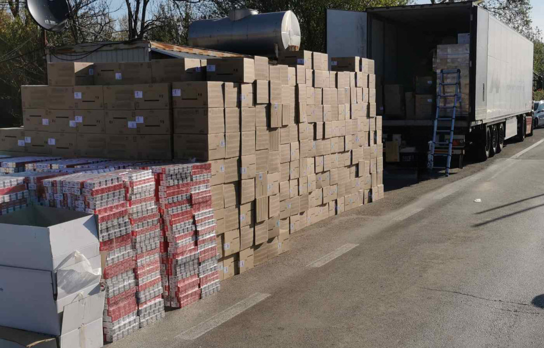 "Pao" zbog nedozvoljene trgovine: Policija pronašla više od 2.000 boksova cigareta