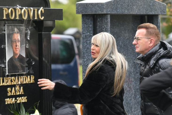 Karleuša bez ćerki slavi rođendan: Osvanule emotivne poruke Atine i Nike!