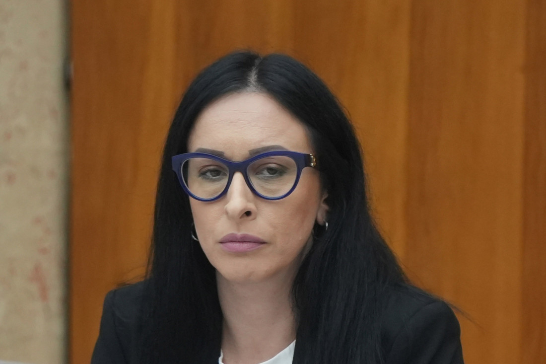 Žene iz SNS-a bez straha: Ovo su njihove poruke na divljanje i paljenje po Srbiji