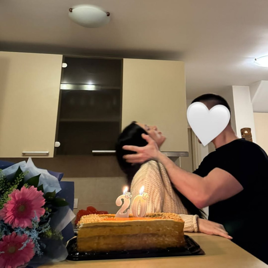 Nina Đogani čvrsto grli i ljubi dečka, pa podelila prelepe vesti: Čestitke se samo nižu!