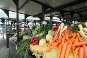 Trešnje koštaju papreno, a paprika najtraženija: Evo koje su cene na Futoškoj pijaci