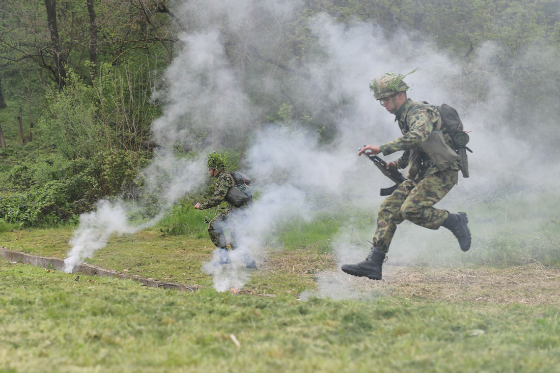 Logorovanje, oružje, znoj i čast: Martovska generacija vojnika pokazala zube (FOTO)