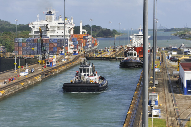 Dok jednom ne smrkne...Panamski kanal ubire plodove dok je Ormuski moreuz blokiran