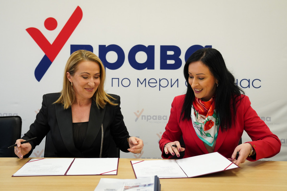 Novi ministri preuzeli dužnosti od starih: Sve najbolje u daljem radu!