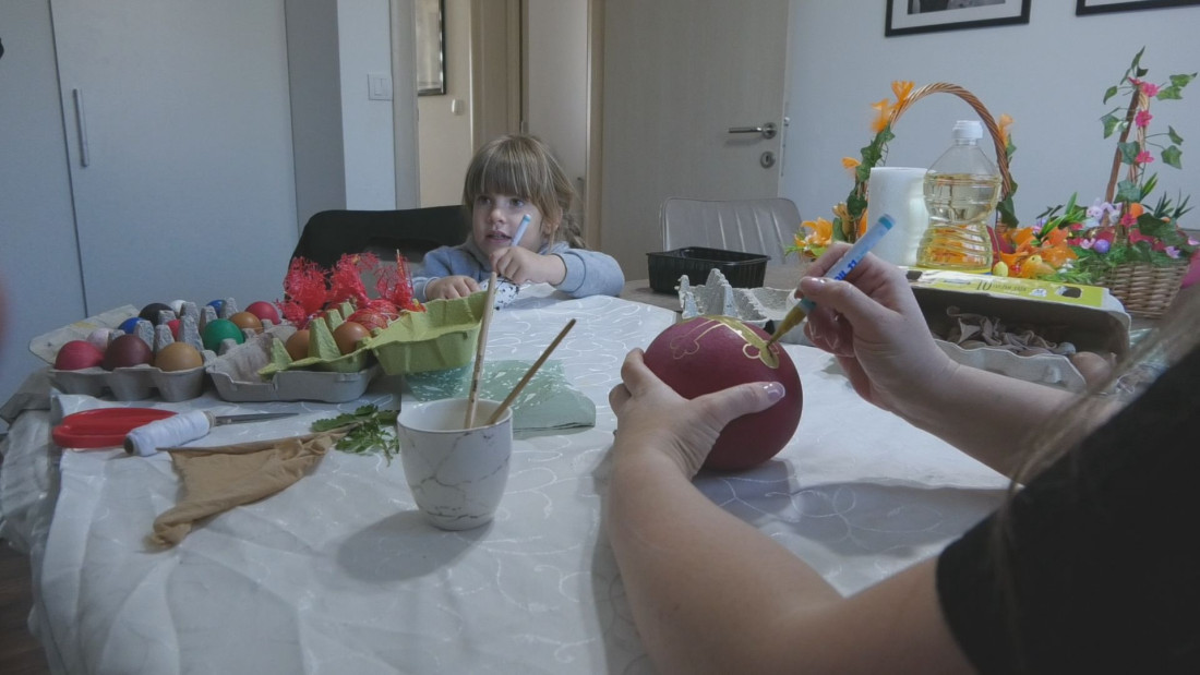 Senzacija u domu porodice Nikolić iz Čačka: Za Vaskrs ofarbali jaje teško čak tri kilograma