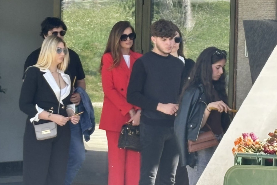 Sahrana Daniele Boračeve: Ćerke neutešne, Goca Tržan sa ćerkom i mužem stigla u crnini (FOTO/VIDEO)