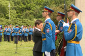 Sećanje na žrtve: Ana Brnabić položila venac u spomen-parku Jajinci (VIDEO)