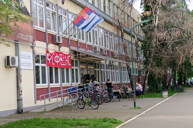 Blokaderi se uzalud trude: Sve više fakulteta u Srbiji održava nastavu (FOTO)