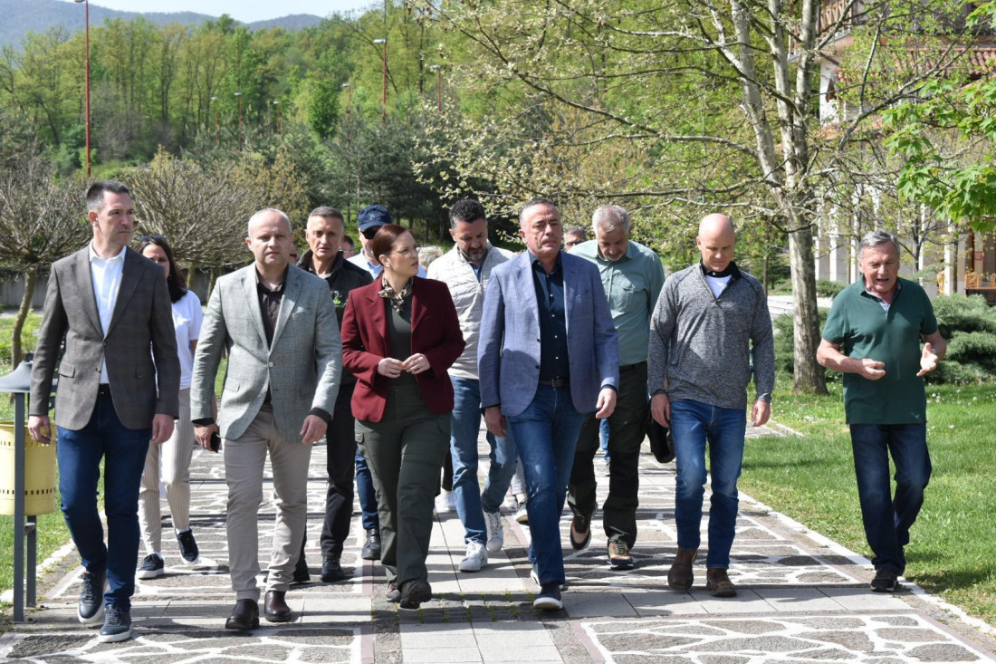 Ministarka Pavkov obeležila Dan planete Zemlje akcijom sadnje na teritoriji PIO „Stolovi“