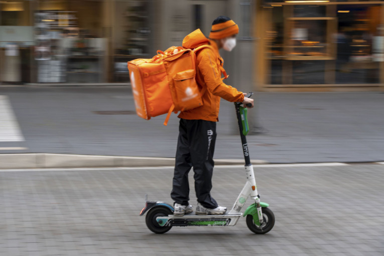 Bezbedniji grad ili samo više novčane kazne? Trotineti i zakon na testu