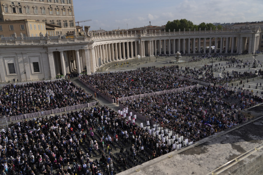 Svetski lideri, kraljevi i hiljade vernika: Ko će sve prisustvovati sahrani pape Franje i kako će se ona odvijati?