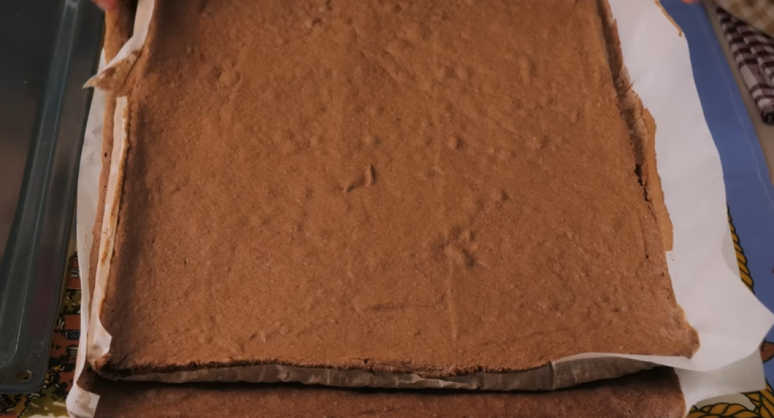 Recept dana: Čokoladna baron torta sa domaćim korama - slatki spektakl koji će očarati i izgledom i ukusom