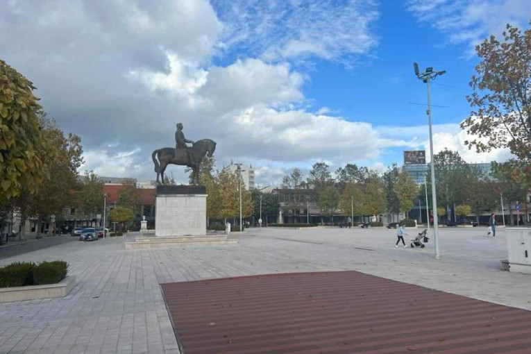 Nestale dve devojčice (14) u Nikšiću: Zajedno otišle i gubi im se svaki trag, policija intenzivno traga za njima