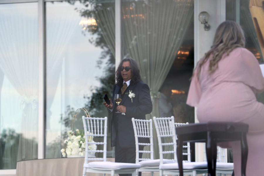 Nikad viđen snimak Tee Tairović i njenog oca: Peva legendarni hit, dok je on je prati na gitari