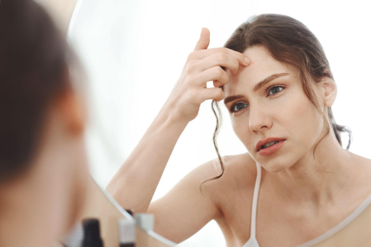 Nema potrebe za peglom: Ispravite kosu na potpuno prirodan način bez oštećenja