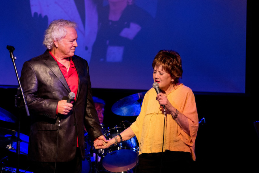 Poznata komičarka i pevačica izgubila bitku za život – njena priča slama srce!